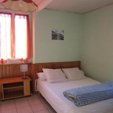 Appartement Rdc Maison De Village Savignac-les-Ormeaux Ngoại thất bức ảnh