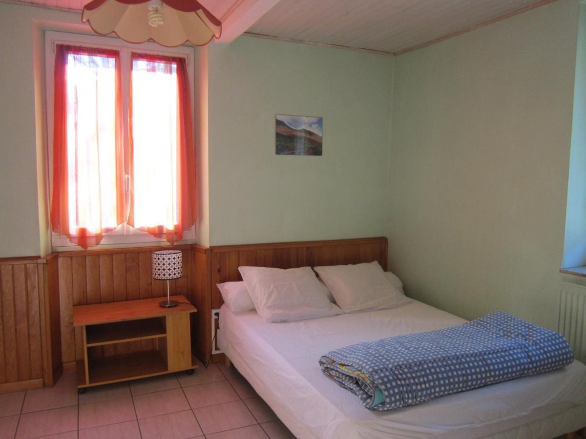 Appartement Rdc Maison De Village Savignac-les-Ormeaux Ngoại thất bức ảnh