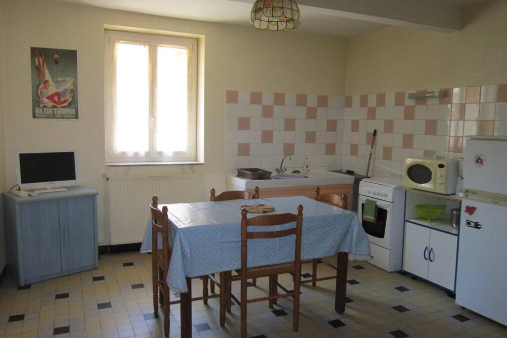 Appartement Rdc Maison De Village Savignac-les-Ormeaux Ngoại thất bức ảnh